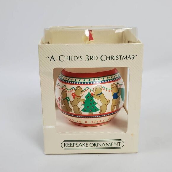 Hallmark Collectable 1984 'A Child's 3rd Christmas' Ornament - Picture 3 of 6